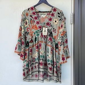 NEW WITH TAGS- Easel Boho Top